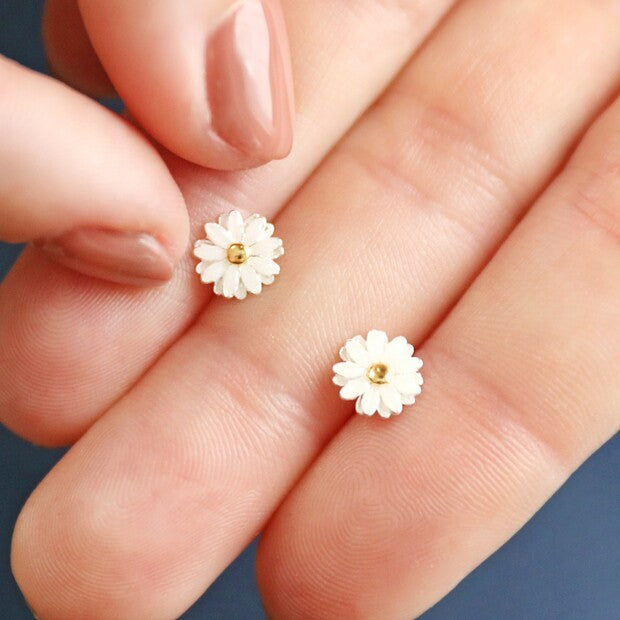 White Daisy Stud Earrings - Penny Rose Home and Gifts